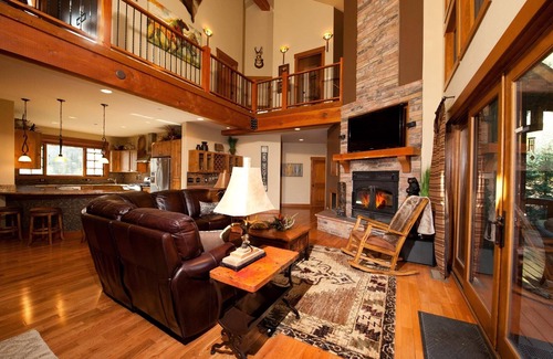 Purgatory House | Luxury Home Across from Purgatory - Pool Table - Large Deck - Free Shuttle