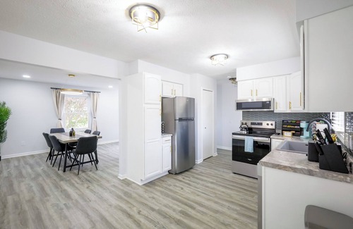 Cuyahoga Falls House | Luxury Home near Blossom, CVNP, Ski Resort