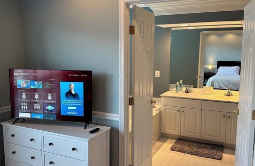 Alexandria West House | Luxury Home near Washington DC