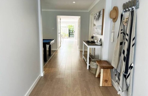 Shell Cove House | Luxury Home Pool & Spa only 400 Metres from Shell Cove Marina & Close to Beaches