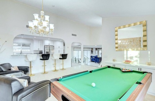 Paradise House | Luxury home with Pool and gym and RV parking