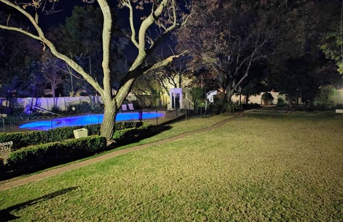 Greater Johannesburg Metropolitan Area House | Luxury House into Nature in Sandton, peaceful place with full of greens
