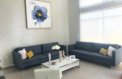 El Marques House | Luxury house with all the amenities Gym Seg Aa cal Pool Tv Wifi