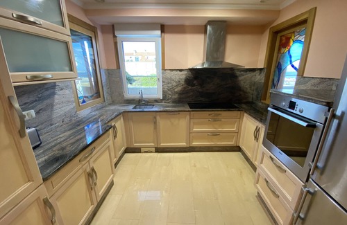 Dean Pequeno Condo | Luxury house with private access less than 10 meters from the beach of Coroso-RIBEIRA