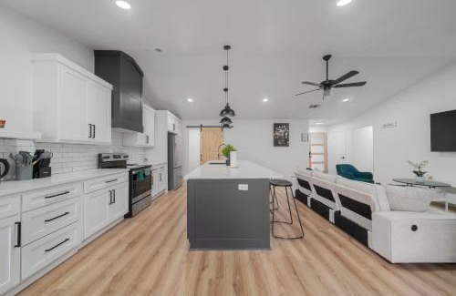 Euless Villa | Luxury in Euless Near DFW Airport & Cowboys stadium