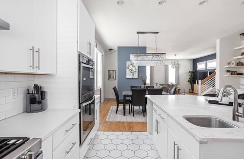 Fountain Square House | Luxury Indy Stay | Rooftop Lounge + Theater/Arcade