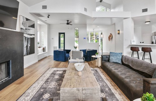 Lakeway House | Luxury Lakehouse w/ Game Room & Hot Tub Jacuzzi