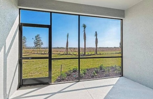 Biggar Condo | Luxury Lakeside Retreat in a Great Location-Unlimited Amenities