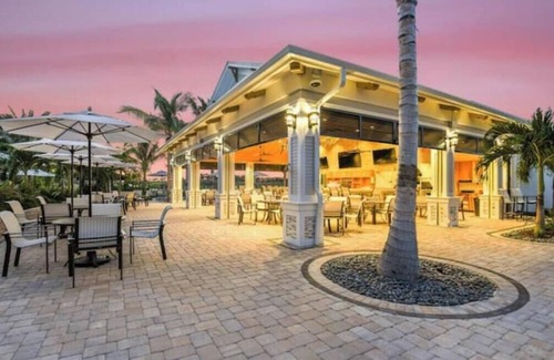 Biggar Condo | Luxury Lakeside Retreat in a Great Location-Unlimited Amenities