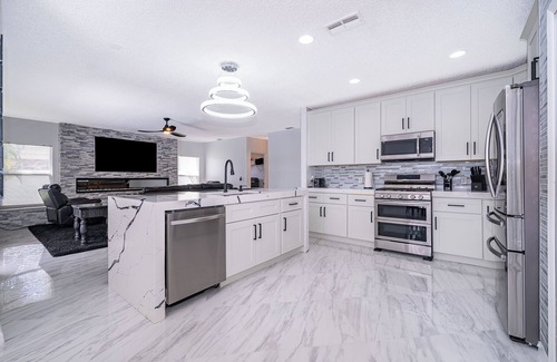 Crescent Lakes House | Luxury Lakeview Home Near Disney