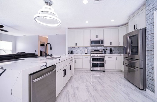 Crescent Lakes House | Luxury Lakeview Home Near Disney