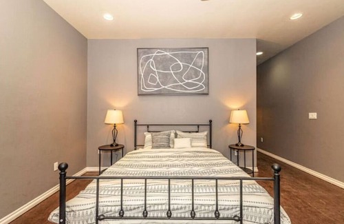 Lawton House | Luxury Lawton Guesthouse on Lake