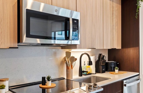 Pendleton Apartment | Luxury Living in OTR: 1-BR Oasis With Free Parking+Pool+Gym