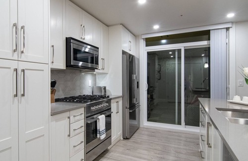 Mill Lake Apartment | Luxury Living near the LAKE