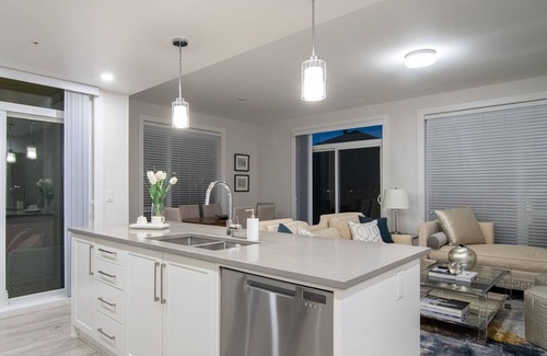 Mill Lake Apartment | Luxury Living near the LAKE