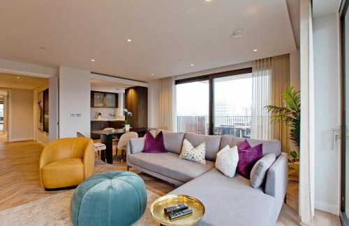Paddington Apartment | Luxury Living with City Views with Pool and Gym AC