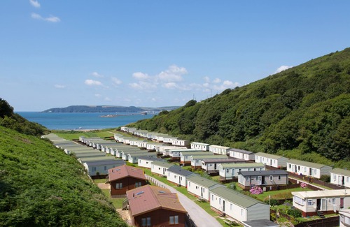 Plymouth Ski Chalet | Luxury Lodge, South Devon Coast nr Plymouth, 200m to Beach + Indoor Heated Pool,