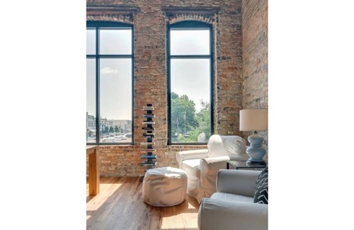 Fayetteville Apartment | Luxury Loft on Historic Fayetteville Square