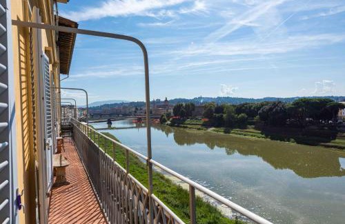 Santa Maria Novella Apartment | Luxury Lungarno House by MMega