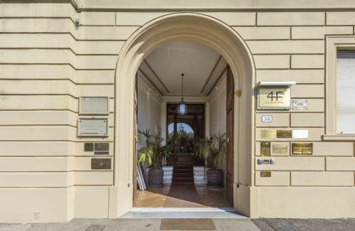 Santa Maria Novella Apartment | Luxury Lungarno House by MMega