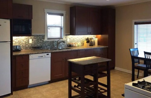 Prince George House | Luxury main floor suite, walk to Hospital, business and restaurant district