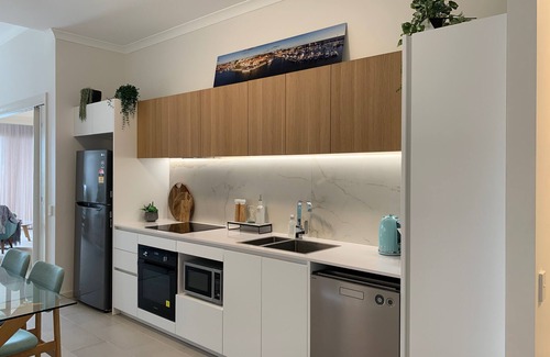 Mindarie Apartment | Luxury Mindarie Waterfront Apartment