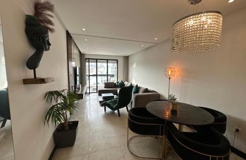 Gauthier Apartment | Luxury Modern Apartment in the Heart of the City with Balcony Overlooking Twin Towers