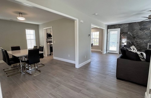 Charlotte House | Luxury modern home near uptown!