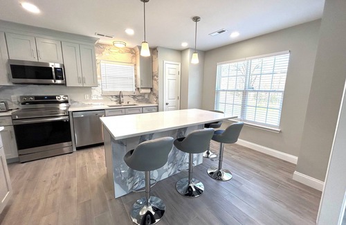 Charlotte House | Luxury modern home near uptown!