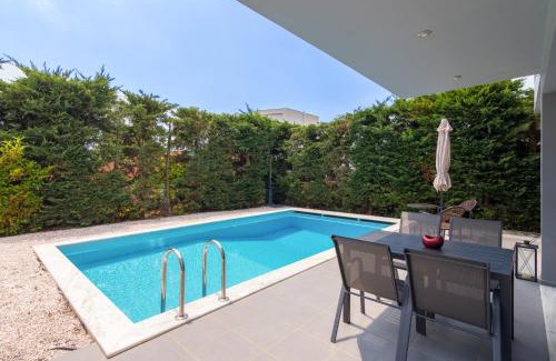 Lagonissi Villa | Luxury modern villa with swimming pool, Athens Riviera