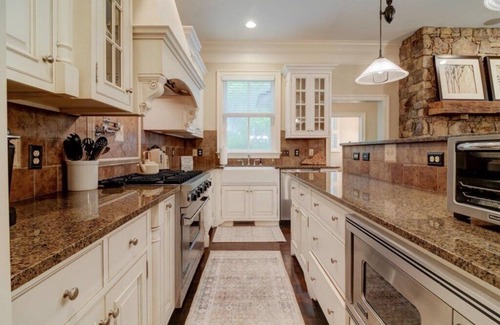 Hot Springs House | Luxury Mountain Farmhouse walking distance to The Omni Homestead Resort