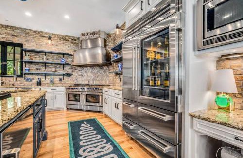Blue Ridge House | Luxury Mountain Mansion, 7BR, 8 king beds, 10000sf, Views, Pool, Sport Court, Gym, Sauna, Petting Zoo