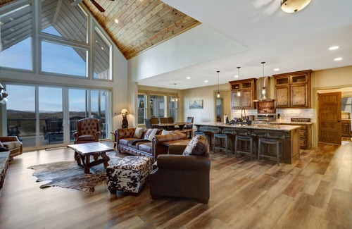 Unaka Cabin | Luxury & Mountain Views! 4000 SqFt w/Hot Tub, Theater, Arcade, Pool, & Discounts