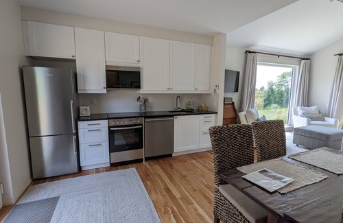 Camden Cottage | Luxury mountainside guest house overlooking the Camden Hills