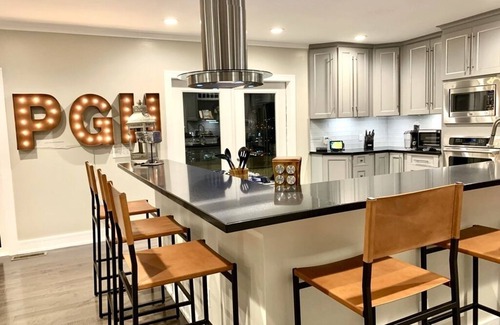 Mount Washington House | Luxury Mountainside with Spectacular City Views