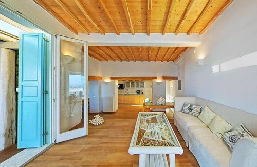 Fanari Villa | Luxury Mykonos Villa | Kings and Queens Villa | Private Pool | Kastro