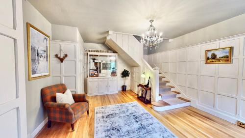 New Forest District Villa | Luxury New Forest Holiday Home with Pool and Hot tub