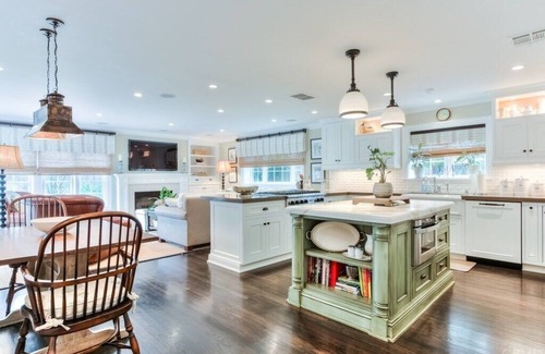 Harbor View House | Luxury Newport Beach Home in Family Friendly Neighborhood