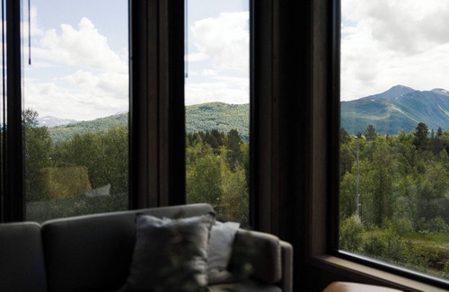 Møre og Romsdal Apartment | Luxury Nordic Suite with Private Sauna and Panoramic Mountain Views