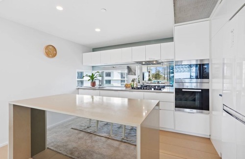 Coolangatta Apartment | Luxury ocean view 2-bedroom, 2-bathroom apartment in a 5-star resort!