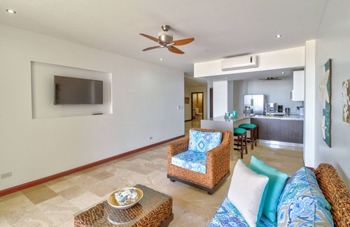 Barrio Los Faroles Condo | Luxury Oceanfront Condo with WiFi, Ocean Views, Pool, & Easy Beach Access