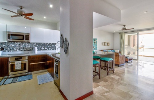 Barrio Los Faroles Condo | Luxury Oceanfront Condo with WiFi, Ocean Views, Pool, & Easy Beach Access