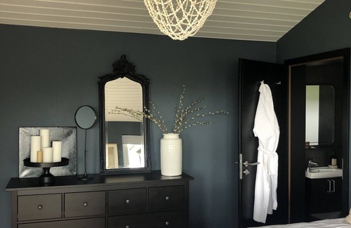 Kjosarhreppur House | Luxury Oceanfront Lodge with mountain view and natural Geothermal hot spring