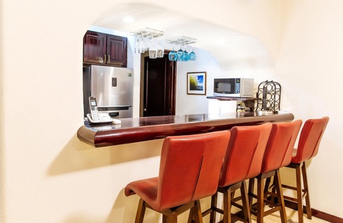 Centro Condo | Luxury on the MARINA with stunning views, best location in Cabo!