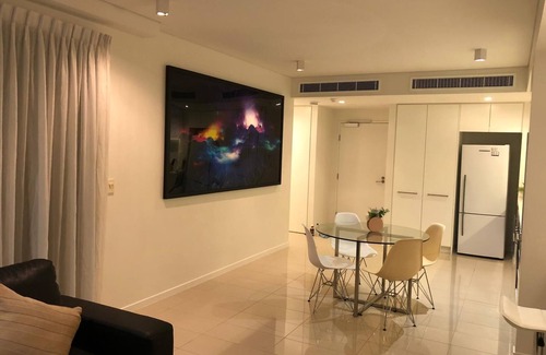 Darwin City Centre House | Luxury one bed apartment at Darwin Waterfront Precinct.