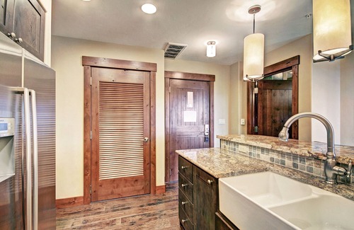 Peak 8 Condo | Luxury One Bedroom At Base Of Peak 8! Condo by RedAwning