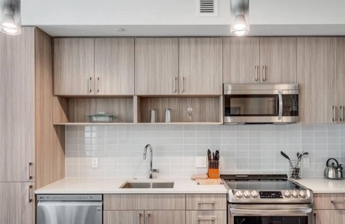 Crystal City Apartment | Luxury One Bedroom Apartment with Balcony | Crystal City Arlington VA | by GLS