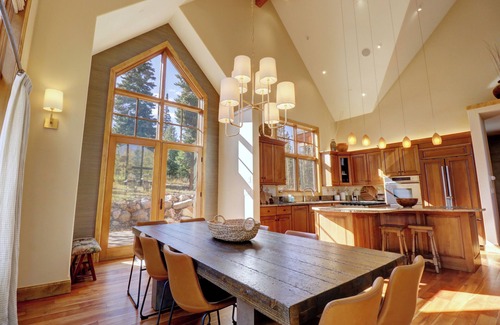 Three Peaks House | Luxury Peakside Escape - Private Hot Tub 3 Bedroom + Loft