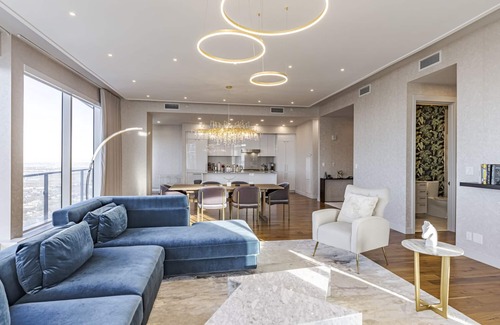 Downtown Edmonton Apartment | Luxury Pent House Suite in Downtown, Edmonton, AB.
