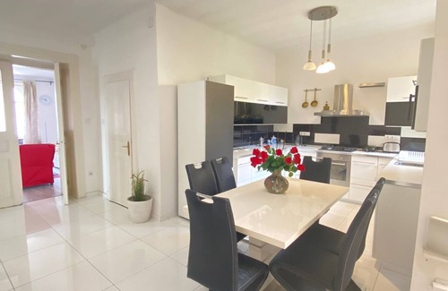 Orczy negyed Apartment | Luxury Penthouse close metro and tram 2